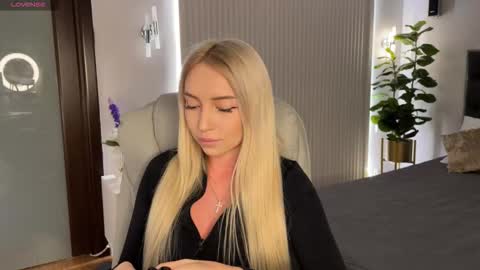 Emma online show from January 19, 1:09 am