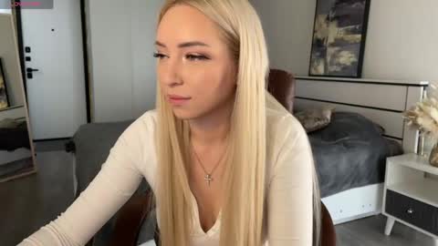 Emma online show from April 30, 2:51 am