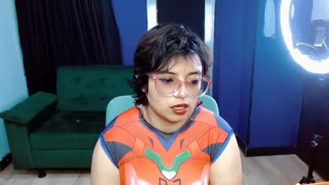 ohmysqueak online show from April 19, 11:09 am