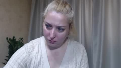 Snapshot of ohsweetiren chatting on May 12, 5:48 am Iren online show from May 12, 5:48 am