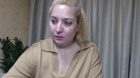 Snapshot of ohsweetiren chatting on May 20, 5:57 am Iren online show from May 20, 5:57 am