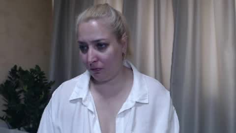 Snapshot of ohsweetiren chatting on May 29, 6:00 am Iren online show from May 29, 6:00 am