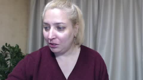 Snapshot of ohsweetiren chatting on June 4, 6:08 am Iren online show from June 4, 6:08 am