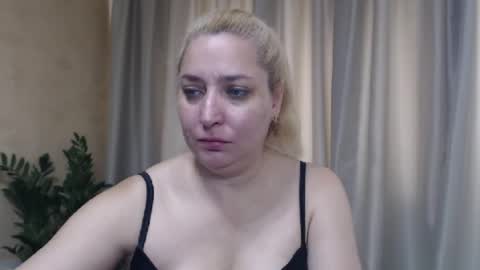 Snapshot of ohsweetiren chatting on July 16, 6:08 am Iren online show from July 16, 6:08 am