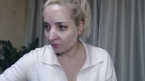 Mari online show from October 4, 3:10 pm