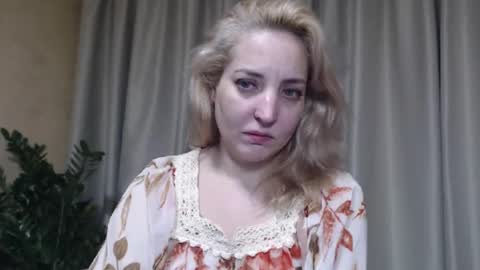 Mari online show from November 29, 3:59 pm