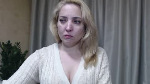 Mari online show from April 28, 3:17 pm