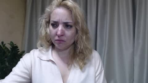 Mari online show from May 17, 5:09 pm