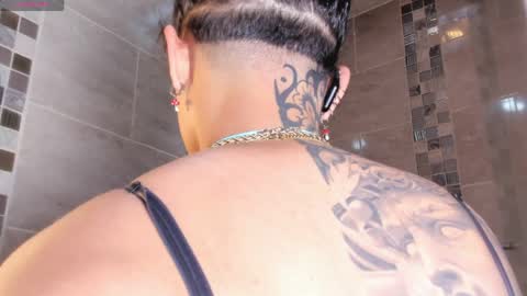 ohyesly_ online show from March 29, 8:03 am