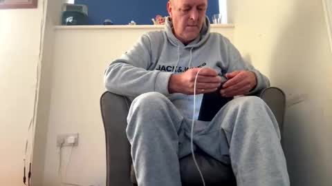 oiljames167 online show from September 12, 8:36 am