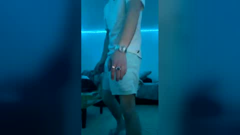 Snapshot of ojutaitheomnimous chatting on December 20, 12:18 am W online show from December 20, 12:18 am