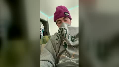 W online show from March 20, 10:47 pm