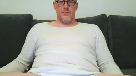 Snapshot of olavdelux chatting on July 27, 9:11 pm olavdelux online show from July 27, 9:11 pm