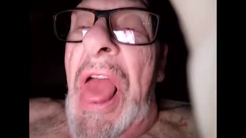 Snapshot of oldaddy2 chatting on November 2, 11:45 am oldaddy2 online show from November 2, 11:45 am