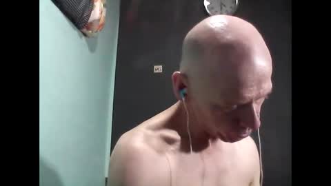 Snapshot of oldbuthorny62 chatting on February 24, 7:44 am oldbuthorny62 online show from February 24, 7:44 am