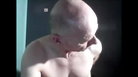 Snapshot of oldbuthorny62 chatting on February 28, 6:21 am oldbuthorny62 online show from February 28, 6:21 am