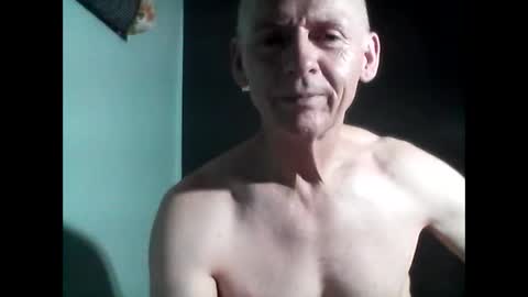 Snapshot of oldbuthorny62 chatting on March 4, 1:55 am oldbuthorny62 online show from March 4, 1:55 am