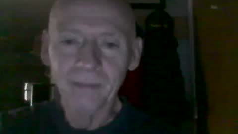 Snapshot of oldbuthorny62 chatting on October 18, 6:37 am oldbuthorny62 online show from October 18, 6:37 am