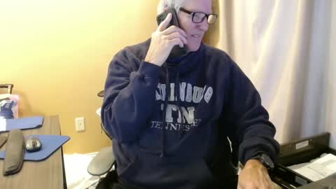 Snapshot of olderandwiser chatting on December 16, 5:22 pm Older and Wiser online show from December 16, 5:22 pm