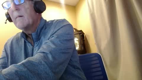 Snapshot of olderandwiser chatting on December 20, 10:00 pm Older and Wiser online show from December 20, 10:00 pm