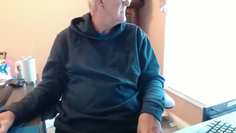 Snapshot of olderandwiser chatting on January 3, 3:33 pm Older and Wiser online show from January 3, 3:33 pm