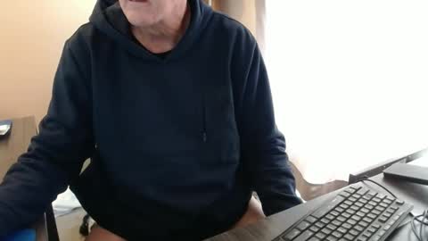 Snapshot of olderandwiser chatting on January 9, 6:15 pm Older and Wiser online show from January 9, 6:15 pm