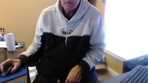 Snapshot of olderandwiser chatting on February 11, 8:52 pm Older and Wiser online show from February 11, 8:52 pm