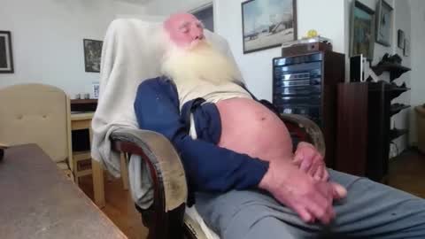 Snapshot of oldfucker9 chatting on October 11, 12:32 am oldfucker9 online show from October 11, 12:32 am