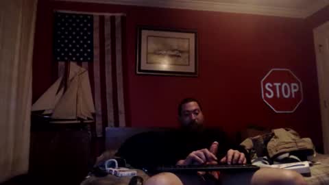 Snapshot of oldfuckus chatting on December 3, 3:36 am oldfuckus online show from December 3, 3:36 am