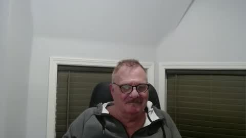 Snapshot of oldguybigd chatting on June 2, 4:14 am oldguybigd online show from June 2, 4:14 am