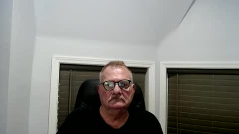 Snapshot of oldguybigd chatting on June 18, 6:46 am oldguybigd online show from June 18, 6:46 am