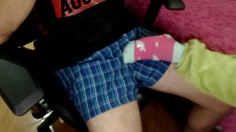 Snapshot of oldmanandgirlishlady chatting on June 20, 2:36 am Kate 22 and Michael 45 online show from June 20, 2:36 am
