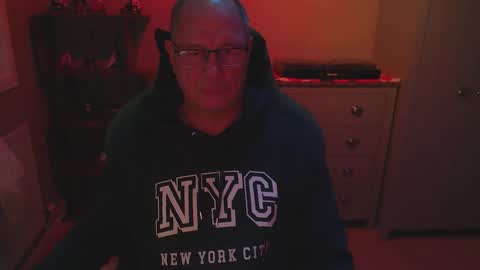 Snapshot of oldveteranuk chatting on November 29, 7:11 am oldveteranuk online show from November 29, 7:11 am