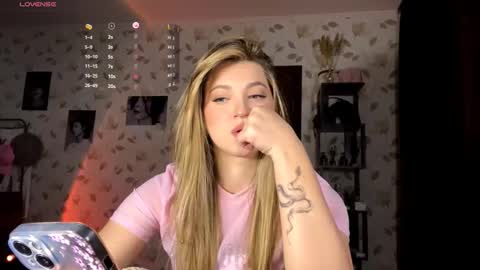 Snapshot of oletaguinyard chatting on November 8, 3:56 pm Kem online show from November 8, 3:56 pm