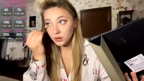 Snapshot of oletaguinyard chatting on November 16, 3:17 pm Kem online show from November 16, 3:17 pm