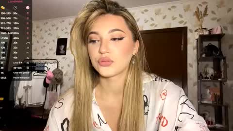 Snapshot of oletaguinyard chatting on November 17, 4:13 pm Kem online show from November 17, 4:13 pm