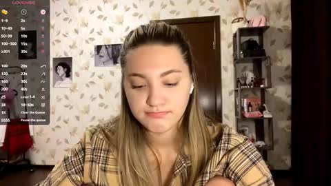 Snapshot of oletaguinyard chatting on November 28, 7:05 pm Kem online show from November 28, 7:05 pm