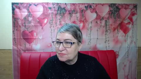 OlgaLuck online show from February 4, 6:30 am