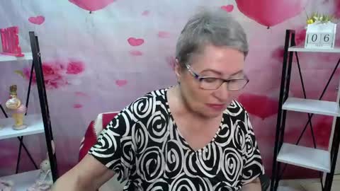 OlgaLuck online show from May 6, 5:35 am