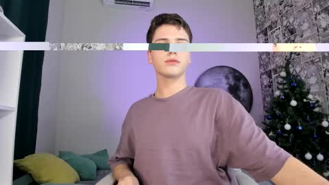 Snapshot of olie_sparkle chatting on December 15, 9:41 pm Olie online show from December 15, 9:41 pm