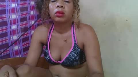 olinaa online show from May 5, 3:14 am