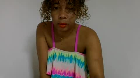 olinaa online show from July 6, 5:15 am