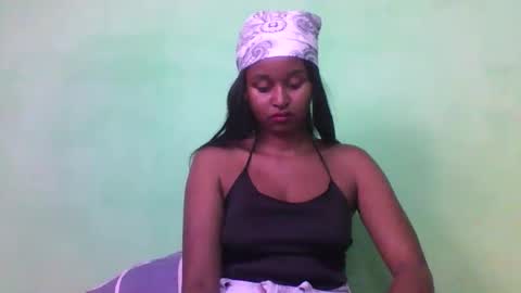 Snapshot of olinah610 chatting on November 14, 7:51 am olinah610 online show from November 14, 7:51 am