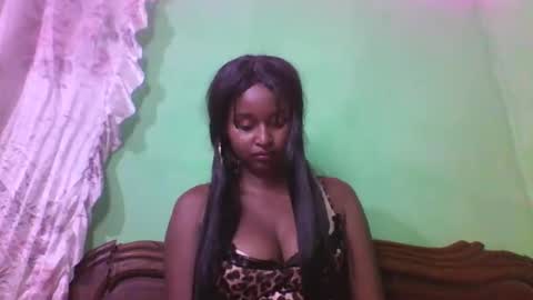 Snapshot of olinah610 chatting on November 14, 7:56 pm olinah610 online show from November 14, 7:56 pm