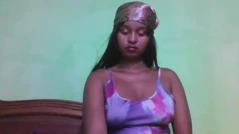 Snapshot of olinah610 chatting on November 28, 7:49 pm olinah610 online show from November 28, 7:49 pm