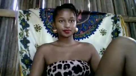 Snapshot of olinah610 chatting on May 11, 5:35 am olinah610 online show from May 11, 5:35 am