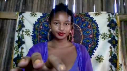 Snapshot of olinah610 chatting on May 13, 5:38 am olinah610 online show from May 13, 5:38 am
