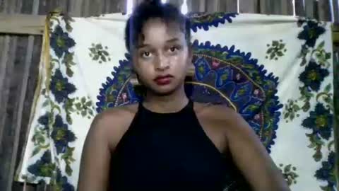 Snapshot of olinah610 chatting on May 20, 7:03 am olinah610 online show from May 20, 7:03 am