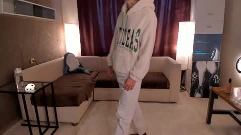 Oli online show from June 30, 2:12 am