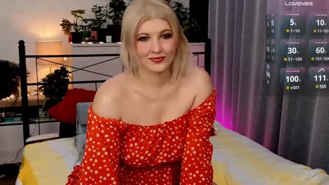 Snapshot of olisunny5 chatting on December 26, 3:16 am OliSunny Olivia online show from December 26, 3:16 am